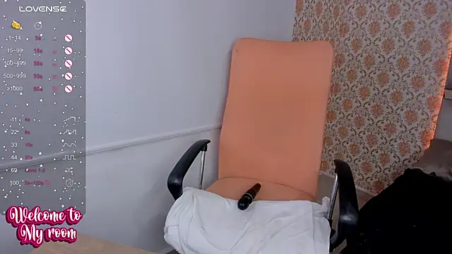 pervert milf04 online show from March 2025 01:21:02 AM