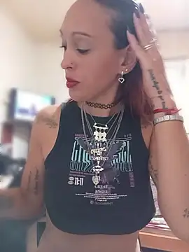 Snapshot of Zorrita_Fox chatting on April 2026 05:25:01 PM Zorrita Fox online show from April 2026 05:25:01 PM
