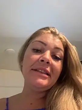 GabyHofstede online show from October 2025 09:15:01 PM