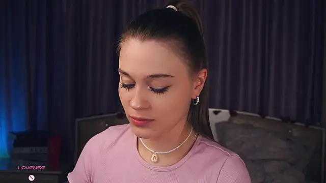 CedelKyngi online show from February 2025 01:44:02 PM