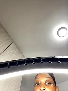 MsWhiteChocolatte online show from November 2025 09:37:02 AM