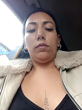 Laura martin  online show from February 2025 07:02:01 PM