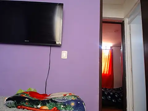 Laura martin  online show from October 2025 03:34:02 PM