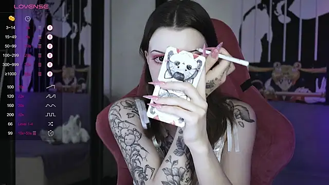 prettybones online show from January 2025 12:38:02 PM