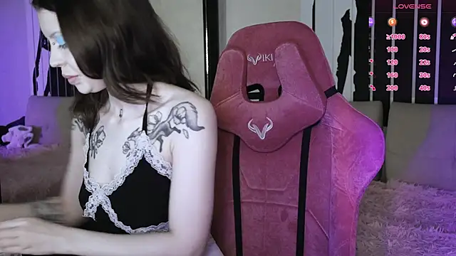 prettybones online show from January 2025 01:10:01 PM