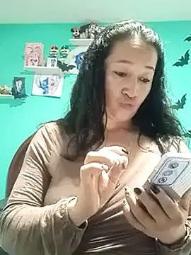 emilypoppy3 online show from December 2024 10:05:01 PM