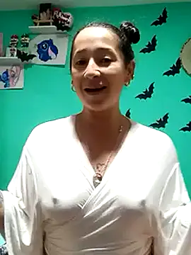 emilypoppy3 online show from February 2025 03:43:01 PM