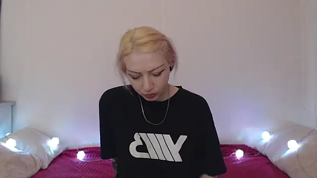 Snapshot of Emily_hardcore chatting on July 2026 10:31:02 PM Emily hardcore online show from July 2026 10:31:02 PM