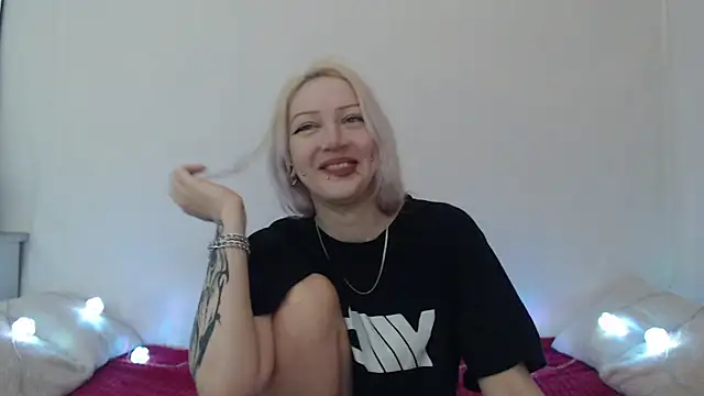 Snapshot of Emily_hardcore chatting on July 2026 10:37:01 PM Emily hardcore online show from July 2026 10:37:01 PM