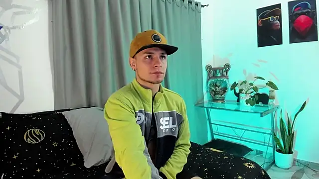 Aron-santoro online show from December 2024 05:53:02 AM