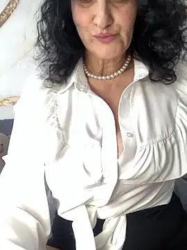 Snapshot of Katie-n chatting on February 2026 07:25:02 AM Katie-n online show from February 2026 07:25:02 AM