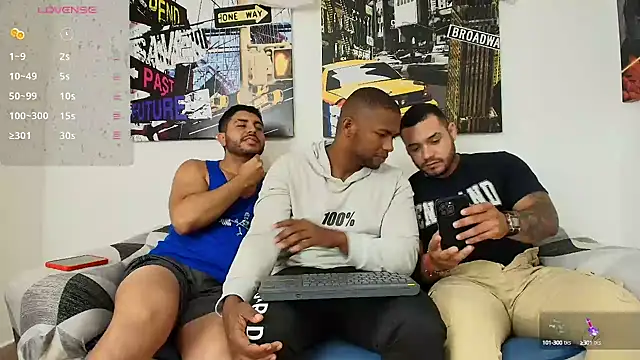 Snapshot of hott_dicks chatting on December 2024 01:41:02 PM hott dicks online show from December 2024 01:41:02 PM