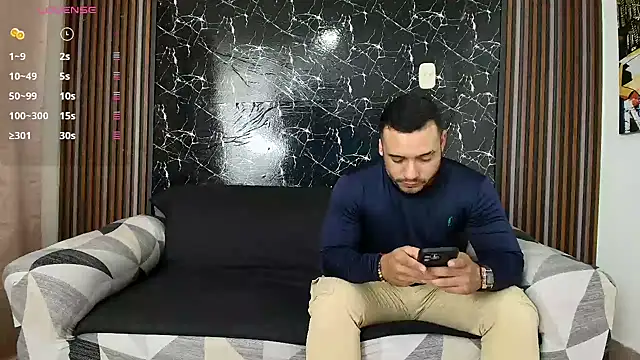 Snapshot of hott_dicks chatting on February 2025 07:35:01 PM hott dicks online show from February 2025 07:35:01 PM