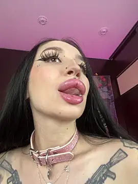 Molly  Moon online show from October 2025 02:34:01 AM