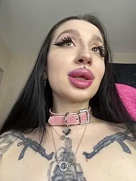 Molly  Moon online show from March 2026 02:39:01 AM