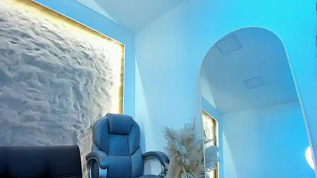 Isa  Blanc online show from February 2025 03:04:01 AM