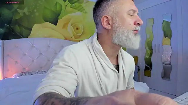 Snapshot of BlowMyXXL chatting on February 2026 08:07:02 AM BlowMyXXL online show from February 2026 08:07:02 AM