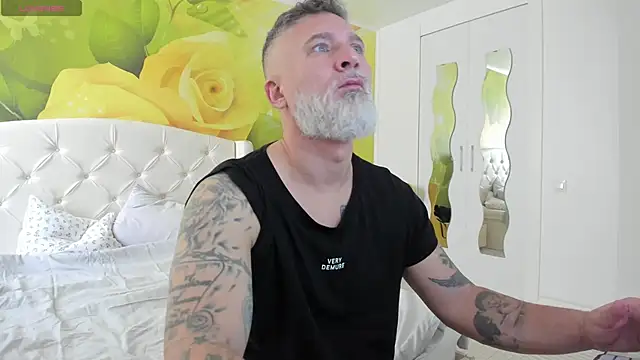 Snapshot of BlowMyXXL chatting on February 2026 08:35:02 AM BlowMyXXL online show from February 2026 08:35:02 AM