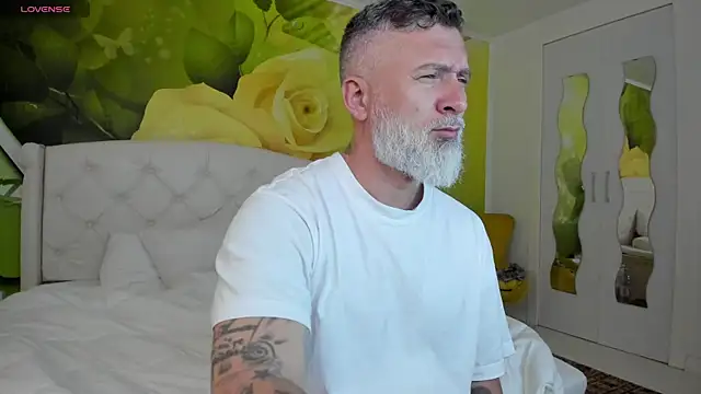 Snapshot of BlowMyXXL chatting on March 2026 02:39:02 PM BlowMyXXL online show from March 2026 02:39:02 PM