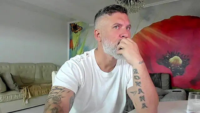 Snapshot of BlowMyXXL chatting on March 2026 06:40:02 PM BlowMyXXL online show from March 2026 06:40:02 PM