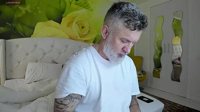 Snapshot of BlowMyXXL chatting on April 2026 05:38:01 AM BlowMyXXL online show from April 2026 05:38:01 AM