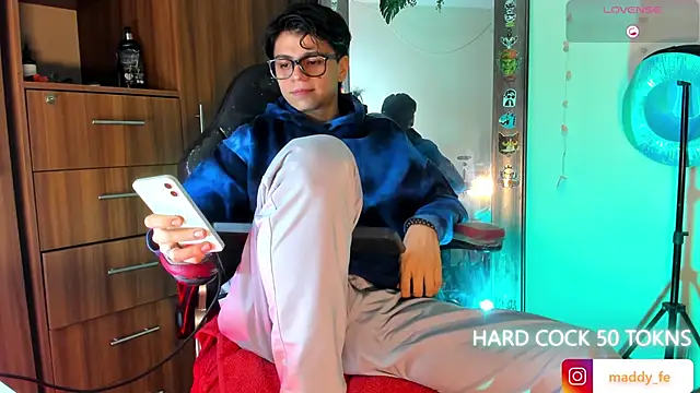 marckalexis online show from April 2026 11:03:01 PM