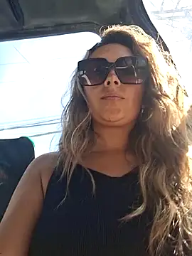 lauramcdowell1 online show from February 2025 02:13:02 PM