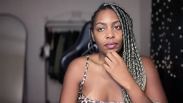 marisilva br online show from November 2025 12:03:02 AM