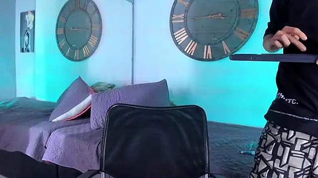 Mike 0233  online show from December 2024 09:50:02 AM