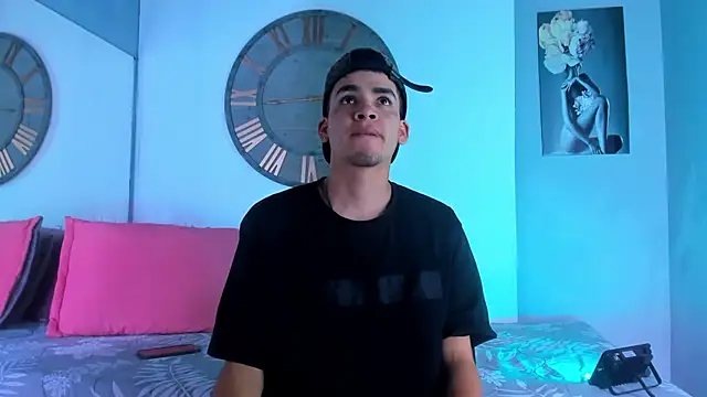 Mike 0233  online show from December 2024 04:06:01 AM