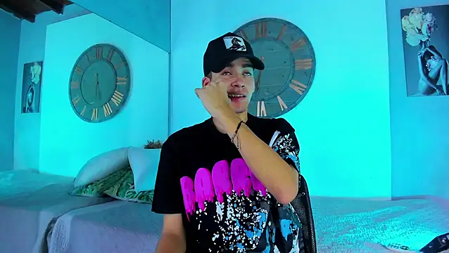 Mike 0233  online show from January 2025 04:09:01 AM