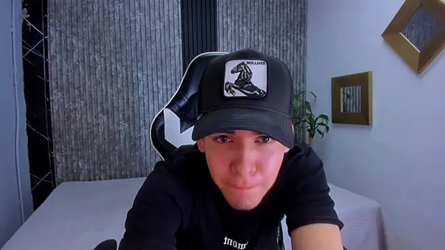 Mike 0233  online show from October 2025 04:42:01 AM