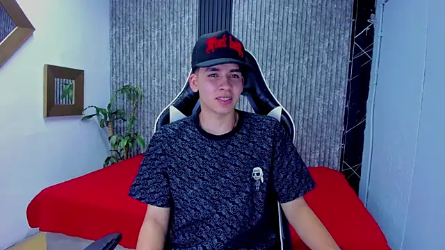 Mike 0233  online show from November 2025 03:56:01 AM