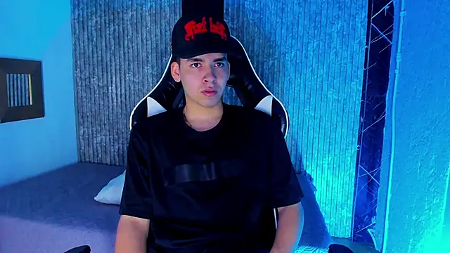 Mike 0233  online show from December 2025 04:29:01 AM