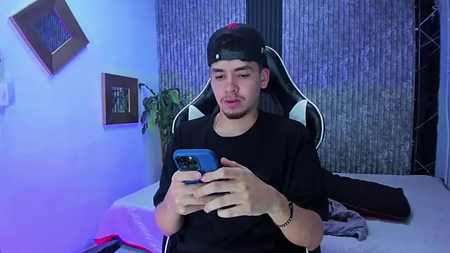 Mike 0233  online show from January 2026 04:17:02 AM