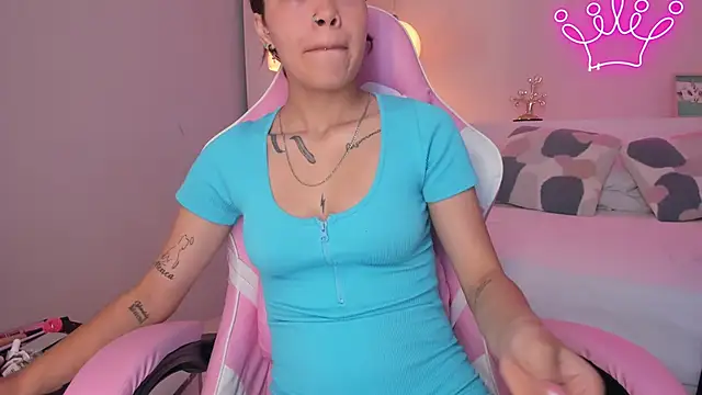 violeth hill online show from January 2025 08:11:02 PM