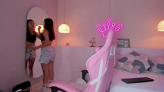 violeth hill online show from February 2025 08:56:01 PM