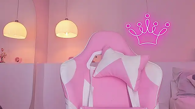 violeth hill online show from February 2025 11:12:01 PM