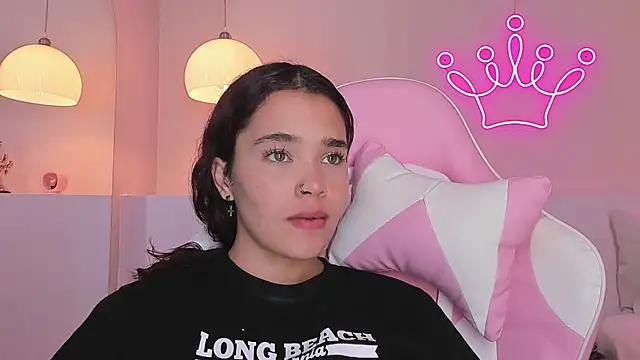 violeth hill online show from February 2025 02:14:01 AM