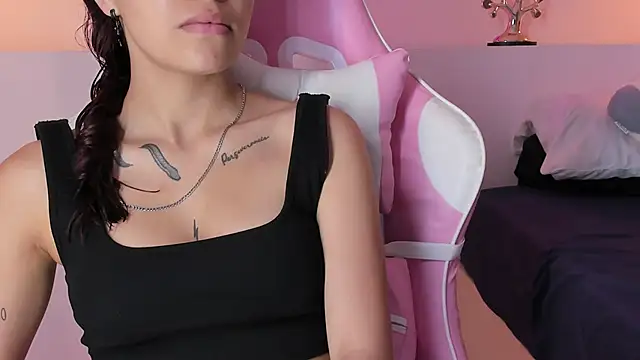 violeth hill online show from February 2025 08:09:01 PM