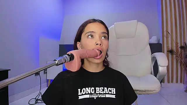 violeth hill online show from March 2025 08:37:02 PM