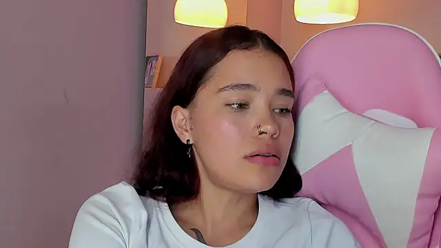 violeth hill online show from March 2025 10:24:01 PM