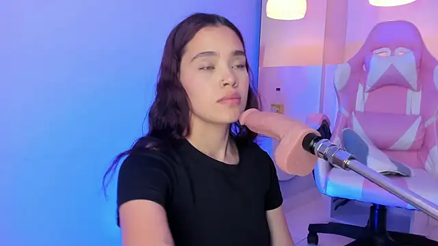 violeth hill online show from March 2025 08:01:02 PM