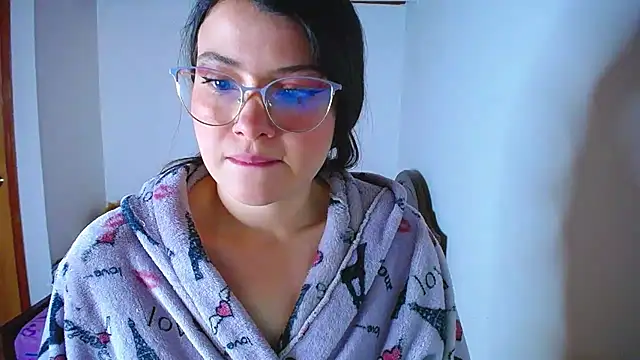 juli05star20 online show from October 2025 08:51:02 PM