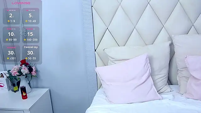 GinaBear online show from October 2025 06:16:02 PM