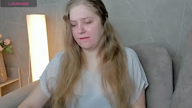 Snapshot of Megan_Violer chatting on December 2024 03:16:02 PM Megan Violer online show from December 2024 03:16:02 PM