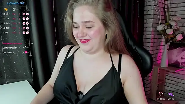 Snapshot of Megan_Violer chatting on January 2025 06:53:02 PM Megan Violer online show from January 2025 06:53:02 PM