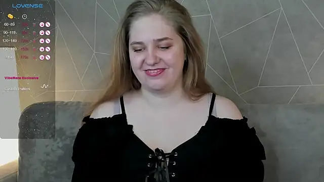 Snapshot of Megan_Violer chatting on January 2025 03:39:02 PM Megan Violer online show from January 2025 03:39:02 PM