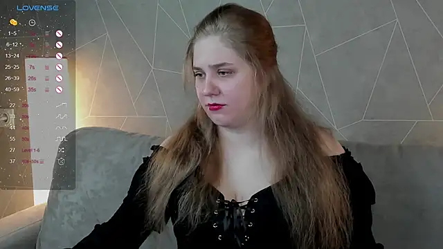 Snapshot of Megan_Violer chatting on January 2025 03:37:01 PM Megan Violer online show from January 2025 03:37:01 PM