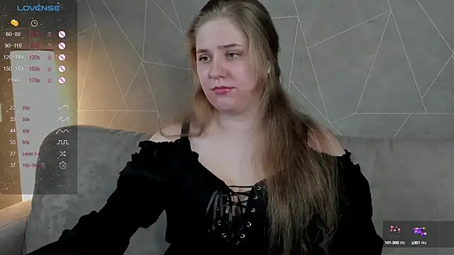 Snapshot of Megan_Violer chatting on January 2025 06:39:01 PM Megan Violer online show from January 2025 06:39:01 PM